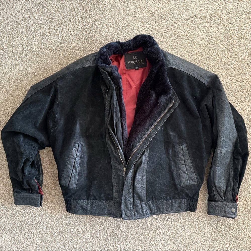 Vintage Berman’s Leather Bomber Jacket Unisex size Large Faux Fur Collar